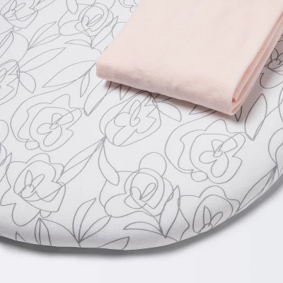 Jersey Bassinet Sheet 2pk - Cloud Island™ Floral And Solid Light Pink 4 Jersey Bassinet Sheet 2pk - Cloud Island™ Floral And Solid Light Pink - Image 4