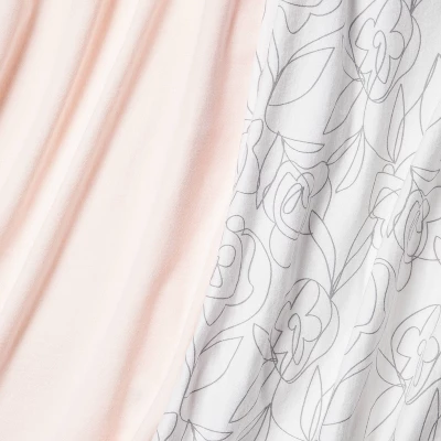 Jersey Bassinet Sheet 2pk - Cloud Island™ Floral And Solid Light Pink 2 Jersey Bassinet Sheet 2pk - Cloud Island™ Floral And Solid Light Pink - Image 2